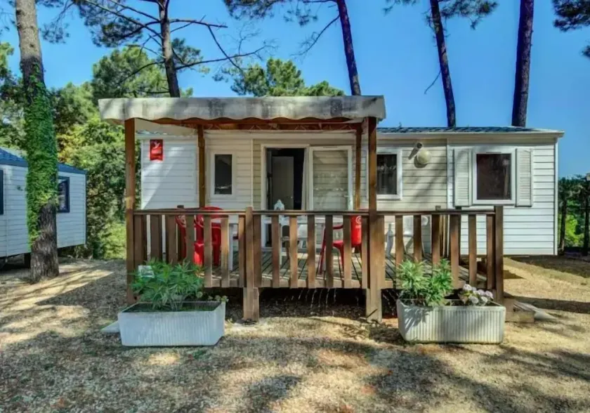 Camping La Pinède en Provence - Aquatique Vacances - Image 1