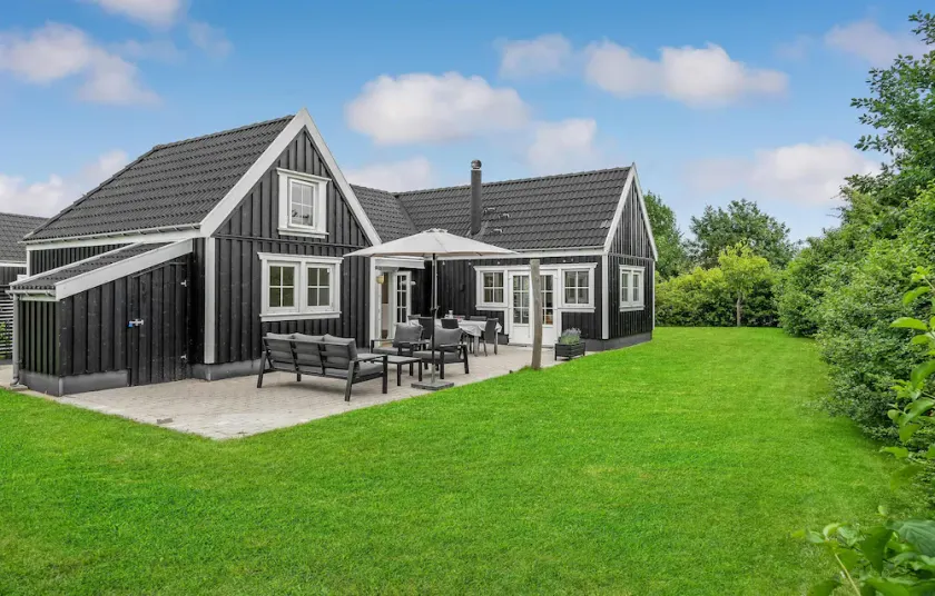 5 Bedroom Accommodation in Vejby - Image 1