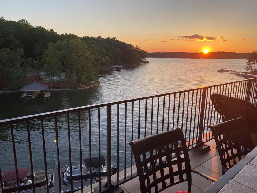 Waterfront Top Corner Unit,Amazing Sunset Views,Pool&Slide,Marina,Golf, 3 bedrms - Image 1