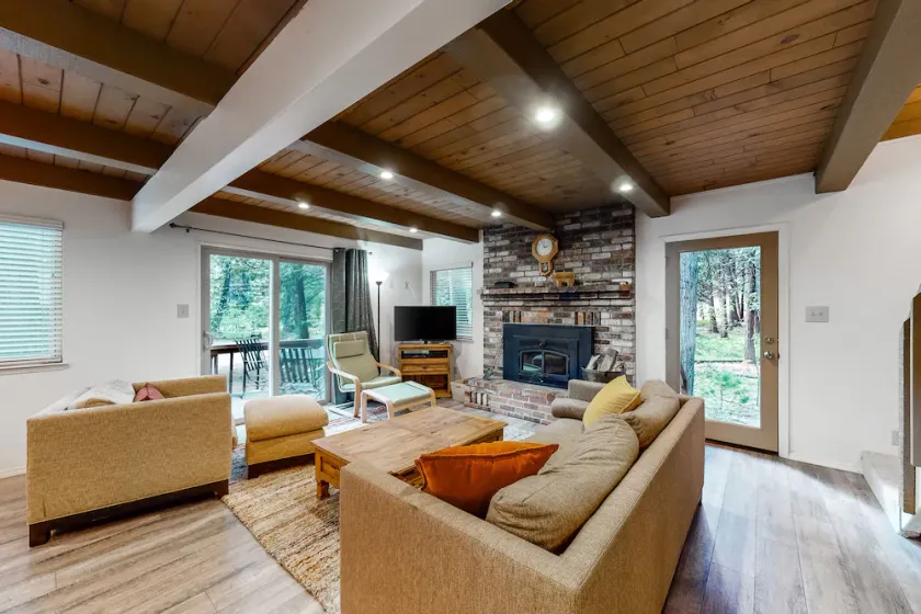 Dog-Friendly Wooded Retreat W/ Large Deck, Gas Grill, Full Kitchen & Fireplace - Image 1