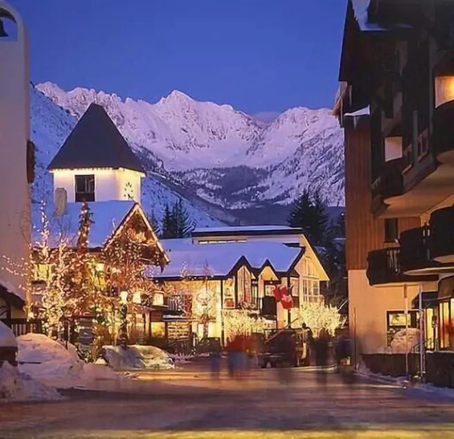 Condo with Vaulted Ceiling & Spectacular Mountain Views - Image 1