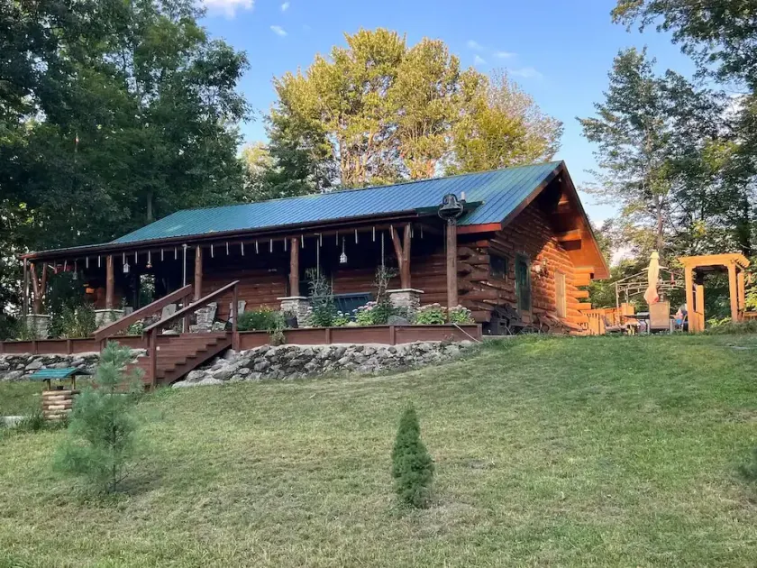 Beautiful Log Cabin 11ac. 4 br. 2.5 ba. on snowmobile trails in Manistee forest. - Image 1