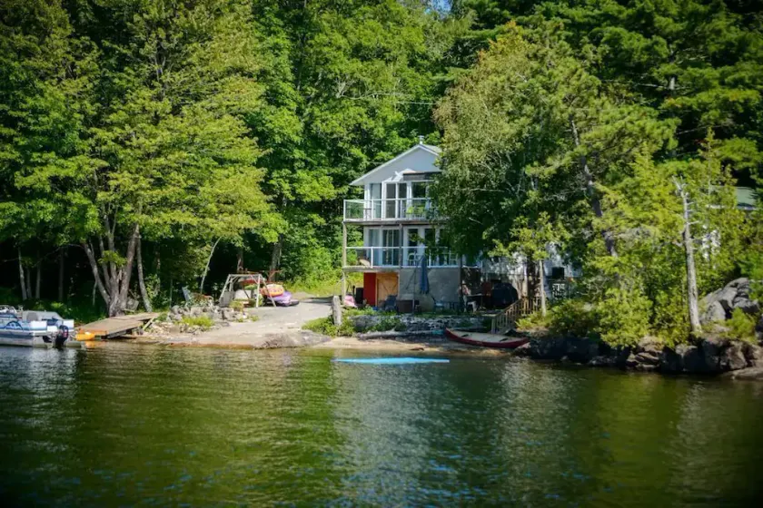 A hot tub, view and lake to die for: relax on our deck and watch the loons - Image 1