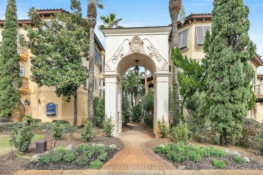 Monaco - Easy beach access dogs welcome gated community large pool - Image 1