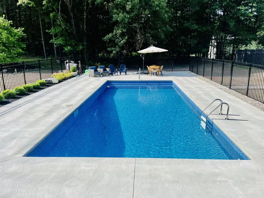 Gorgeous Saratoga Home with an inground pool- close to Racetrack and Downtown! - Image 1