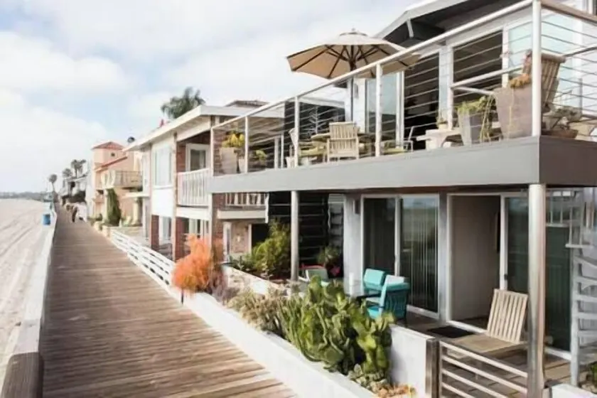 Beach & Oceanfront Oasis - Image 1