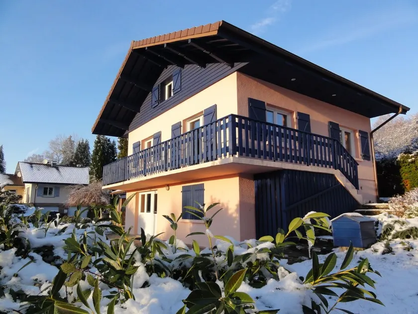 Chalet 9 Pers-102m² - 4 Ch - SPA -SAUNA - BABY FOOT -PING PONG - WIFI - PÉTANQUE - Image 1