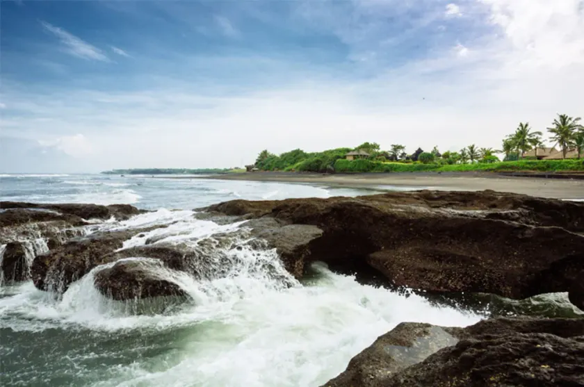 Secluded 5-Star Luxury by the Ocean – Bali Villa 1018 - Image 1