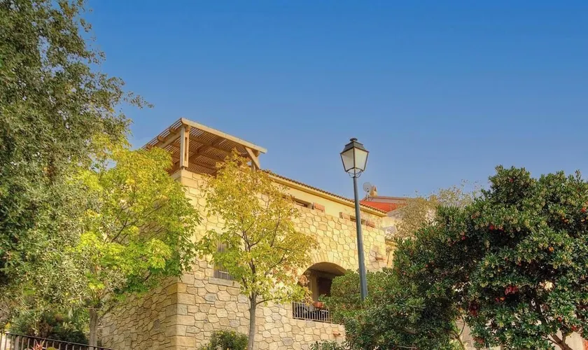 QUALITY GÎTE WITH BREATHTAKING VIEWS - Image 1