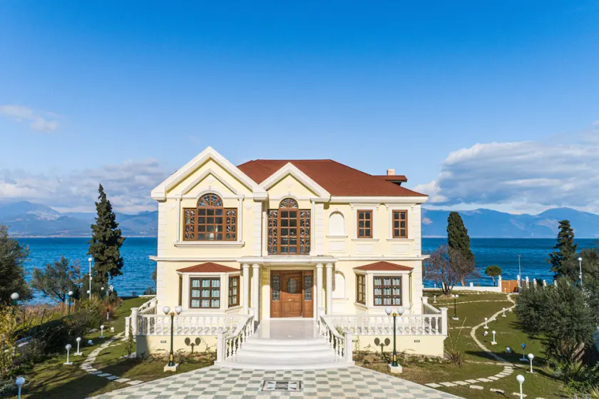 Villa Filoxenia - by the sea - up to 12 guests - Image 1