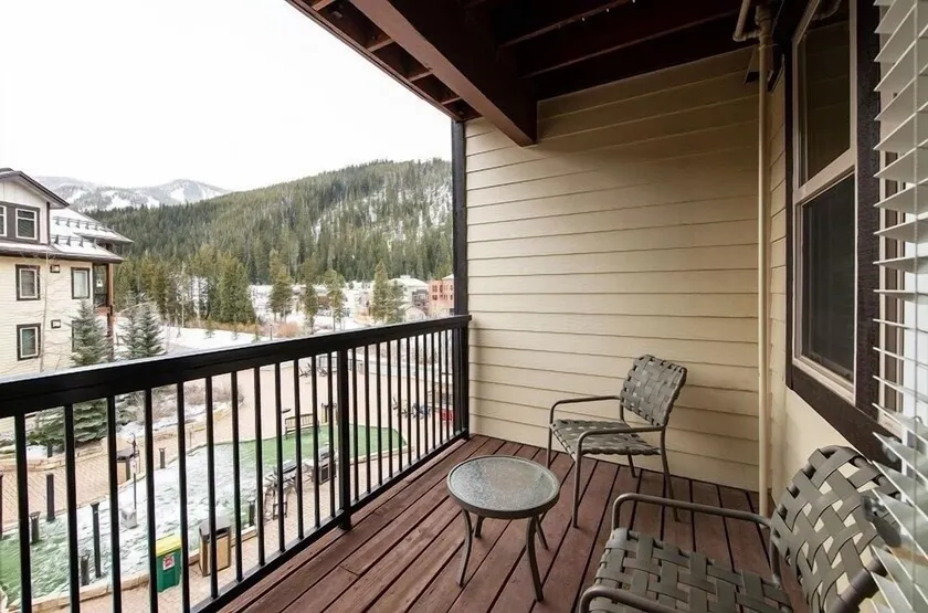 Fraser Crossing Founders Pointe, Condo - 1 Bedroom withKitchenette Premium Unit 4547 - Image 1