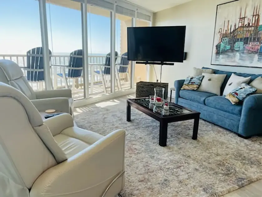 Hectic Holidays?-unwind at our beachfront retreat! - Image 1