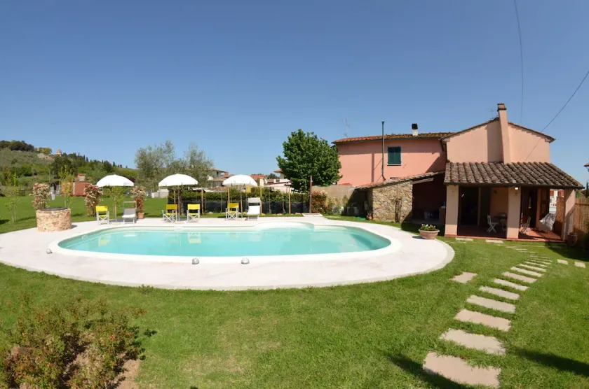 Maison de vacances privée avec piscine privée, WIFI, climatisation, véranda, près de Lucques - Image 1