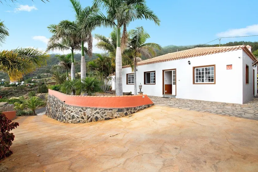 Ferienhaus 'Casa Ariadna' mit Meerblick, privatem Garten und WLAN - Image 1