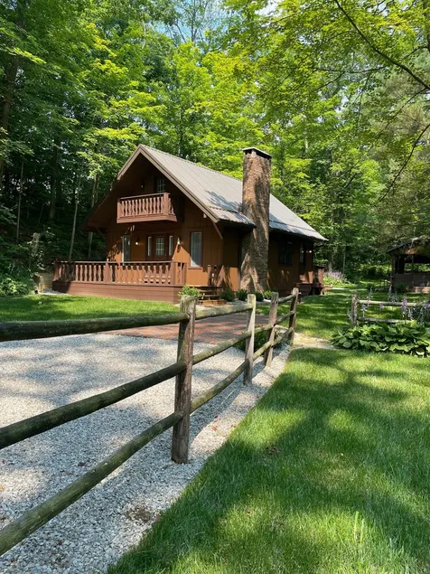 Two bedroom Cottage in a peaceful setting - Reasonable distance to Hocking Hills - Image 1