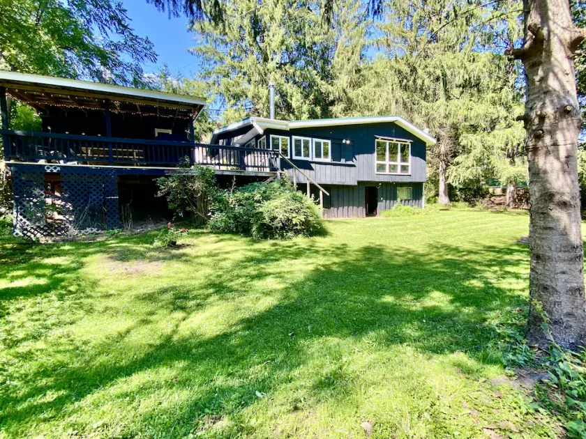 Waterfront Cabin Walkable to Everything! - Image 1