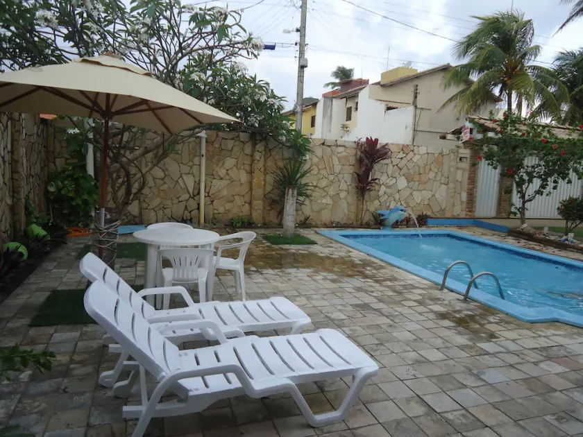 Spacious and comfortable house, 3 bedrooms, 1 suite, large balcony with swimming pool. - Image 1