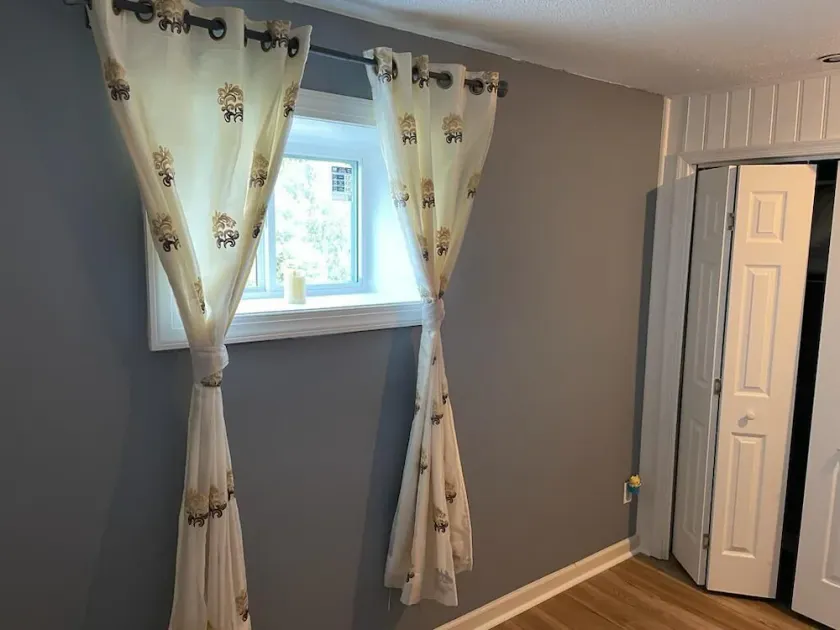 An Adorable guest house like an apartment with a private entrance. - Image 1