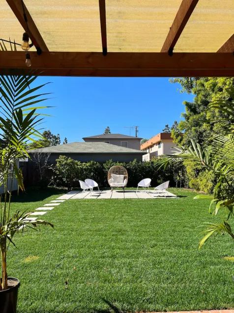 Spacious Beach House, Private Oasis, Family Friendly, AC+W/D, Large Backyard - Image 1