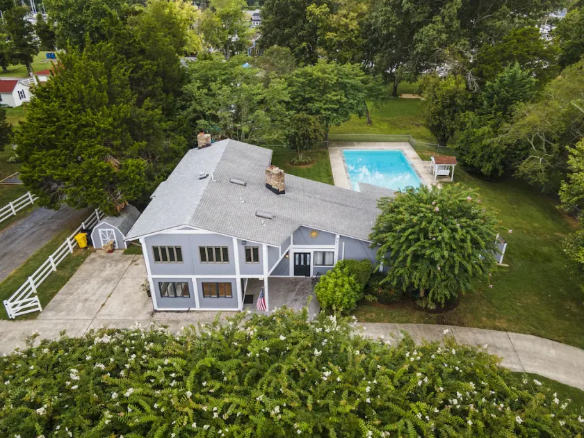 Modern Bay Dream - Image 1