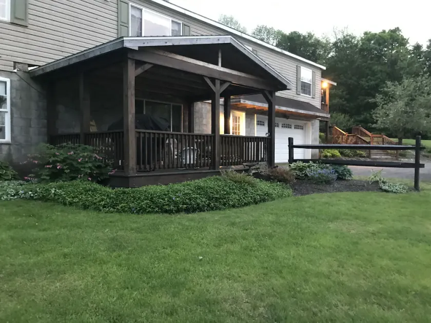 Coolis 'Country Corner - Image 1