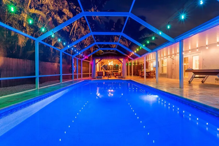 BoyntonBeach Renovated House: Safest Area, Screened Pool, Patio, Bar, Near Beach - Image 1