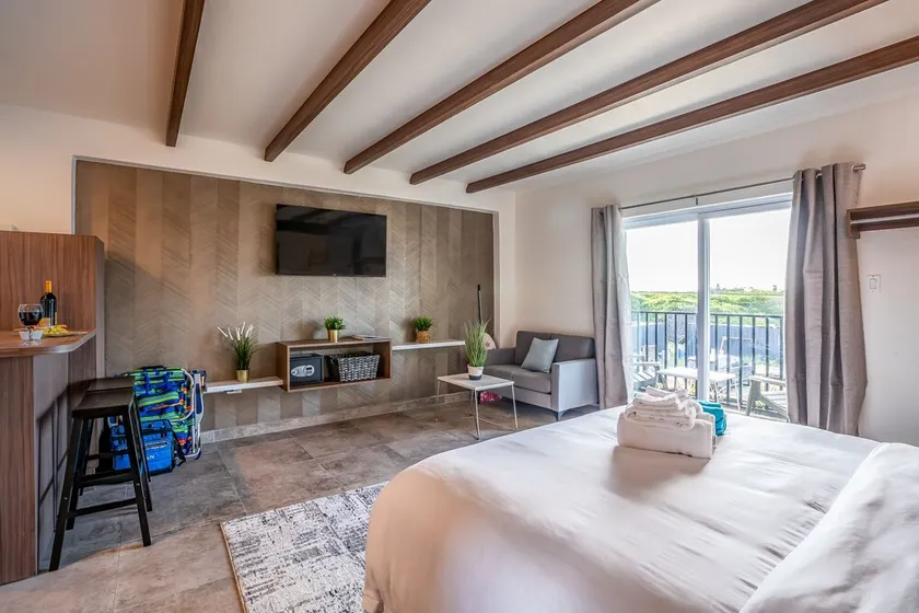Bushiri's Long Life Studio w/Kingbed & Balcony #9 - Image 1