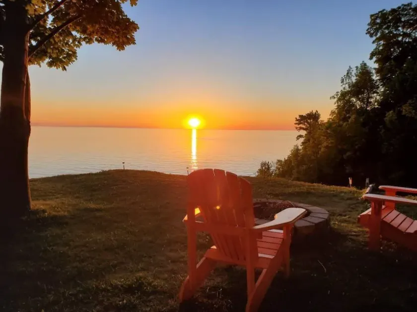 Cottage in Bayfield, Lake Huron Bluffs - Image 1