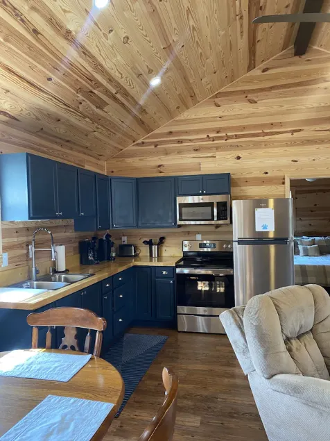 Quiet fishing cottage with lake view. 2 BR/2BA<br> “come catch some memories” - Image 1