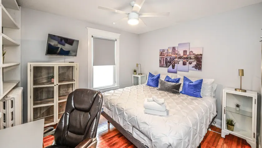 The Pleasant Mansion 9BR Uptown-Downtown by Lux Life - Image 1