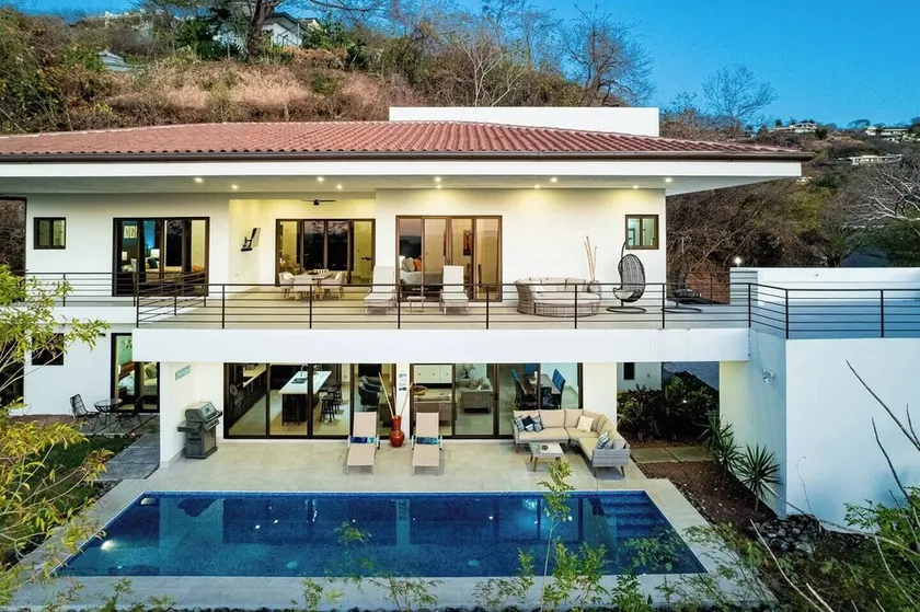 Playa Hermosa Home • 3 Master Suites • Large Pool & Terraces • Walk to Beach - Image 1