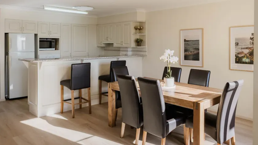 Meridian 6 - Conveniently Located near Pippi Beach - Holiday Yamba - Image 1