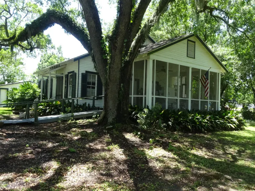 Cajun Jack Cottage on the River - Image 1
