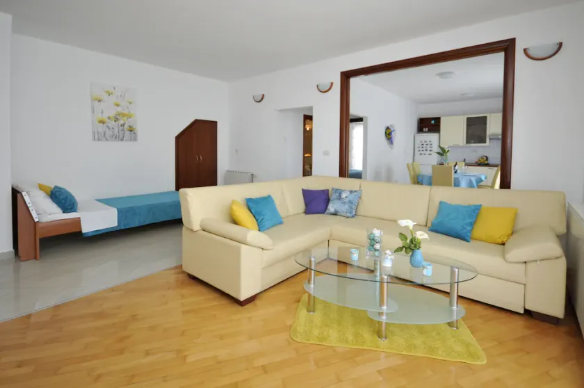 Apartments Roza - Image 1