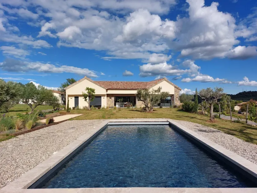 La Casa Familia 230 m2 architect-designed villa with 11 x 4.5 m saltwater swimming pool - Image 1