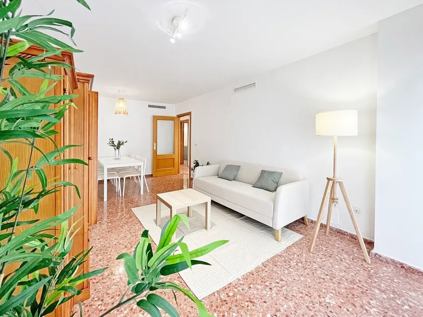 Global Vacacional, Apartamento de 3 dormitorios en Sagunto - Image 1