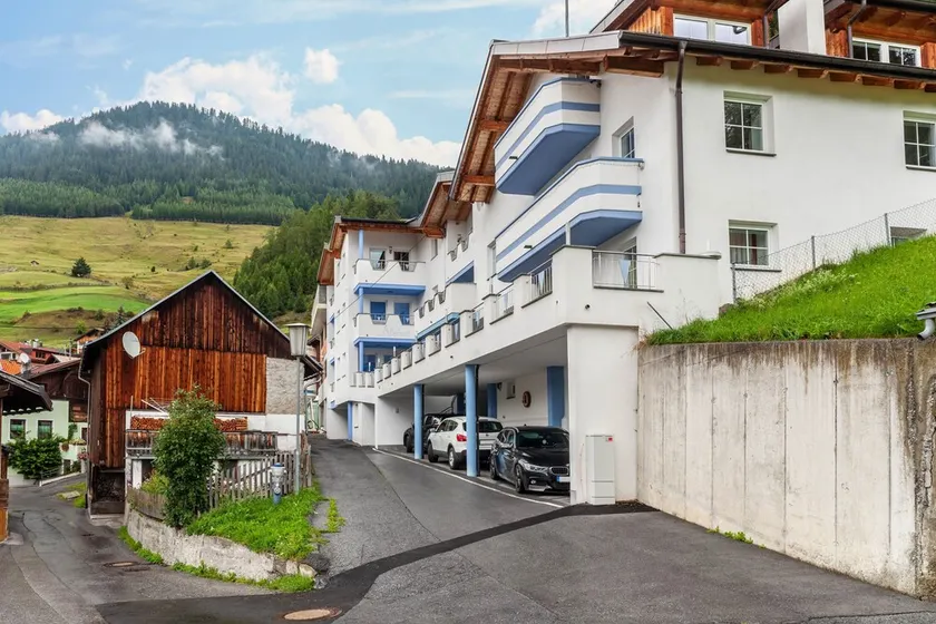 Appartamento 'Wohlfühlnest' con Vista Montagna, Terrazza Privata e Wi-Fi - Image 1