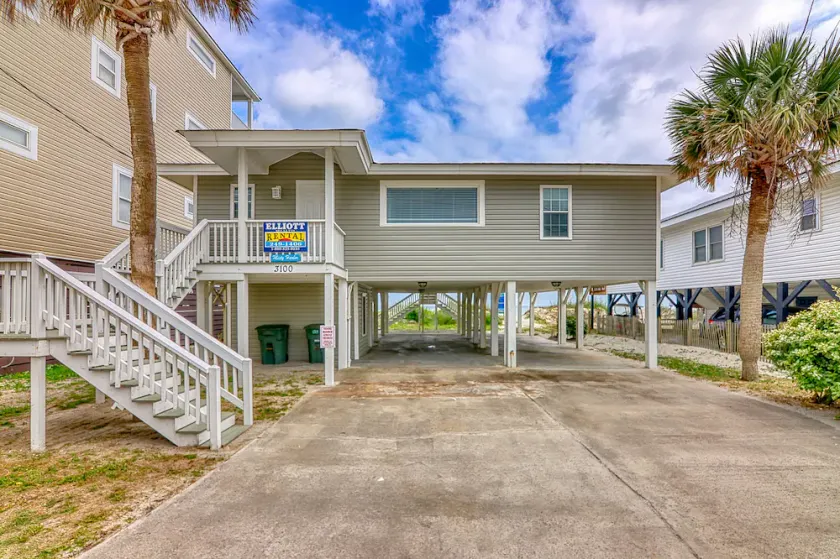 Misty Harbor, Beautiful Oceanfront Home in Cherry Grove - Image 1