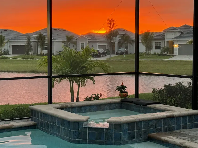 Beautiful newer 4 bedroom/3 bathroom home with pool, hot tub, & golf - Image 1