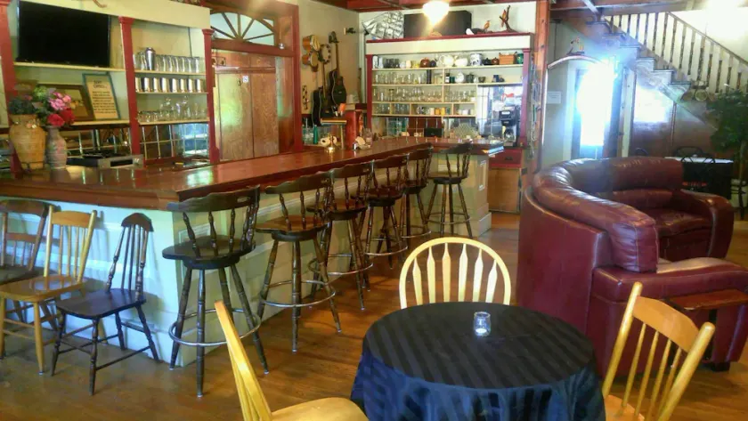Port Albert Inn.  Na bela porta Albert, Ontário - Image 1