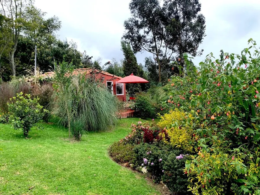 Villa in the countryside, overlooking gardens and a wonderful mountain - Image 1