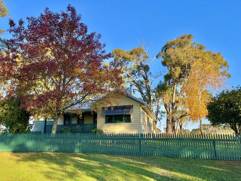 Farmstay Cottage on the Strathbogie Tablelands. - Image 1