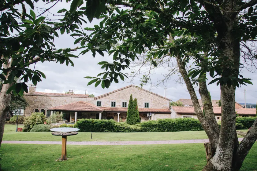 Beautiful Villa with garden and fireplace 10 minutes from the Ribeira Sacra - Image 1
