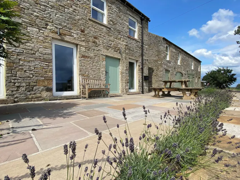 5-bedroom holiday cottage in the Yorkshire Dales sleeping 8, with 2 bathrooms - Image 1