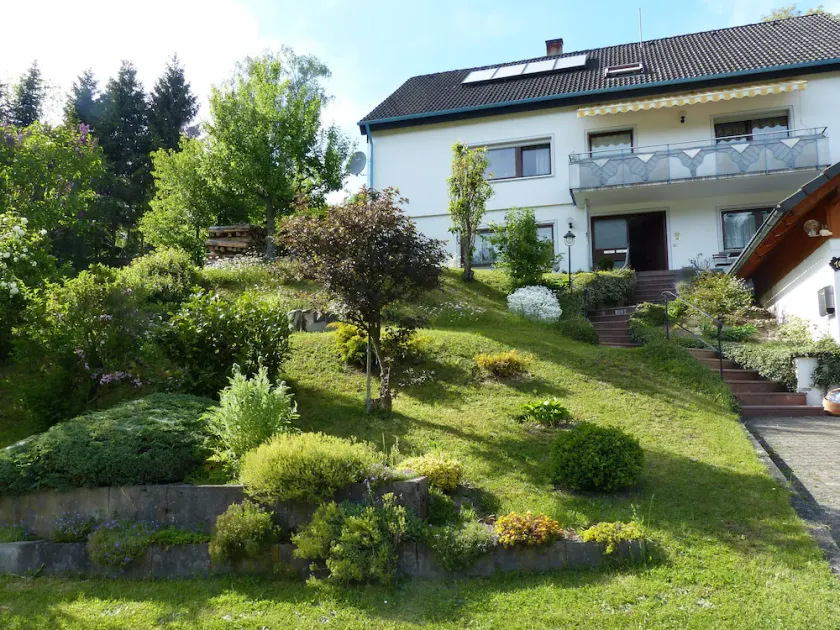 Apartment in a quiet, sunny location with a fantastic view - Image 1