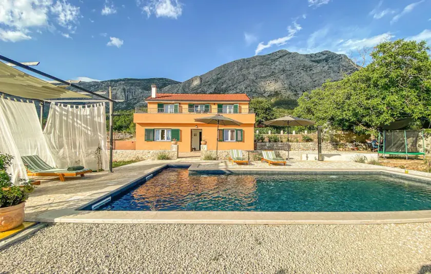 Luxurious home in Vrgorac - Image 1