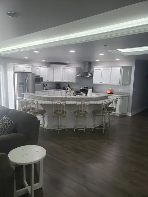 Downtown Tell City Upstairs Rental 2 Bed 2 Bath Wifi 30 minutes to Holiday World - Image 1
