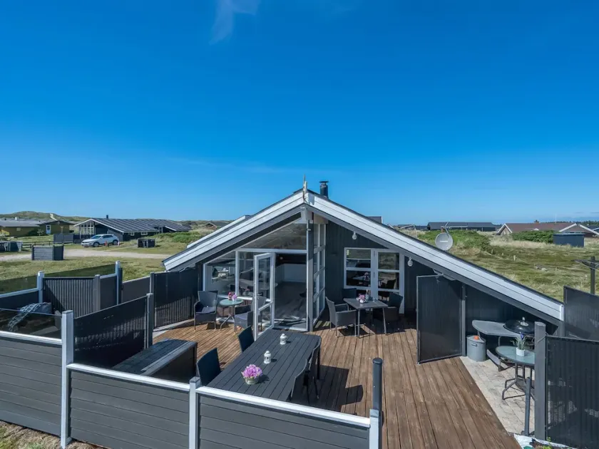 Holiday Home Henning - from the sea by Interhome - Image 1
