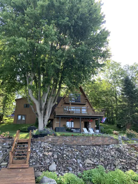 ‘Not To Worry’ Waterfront Home - Image 1
