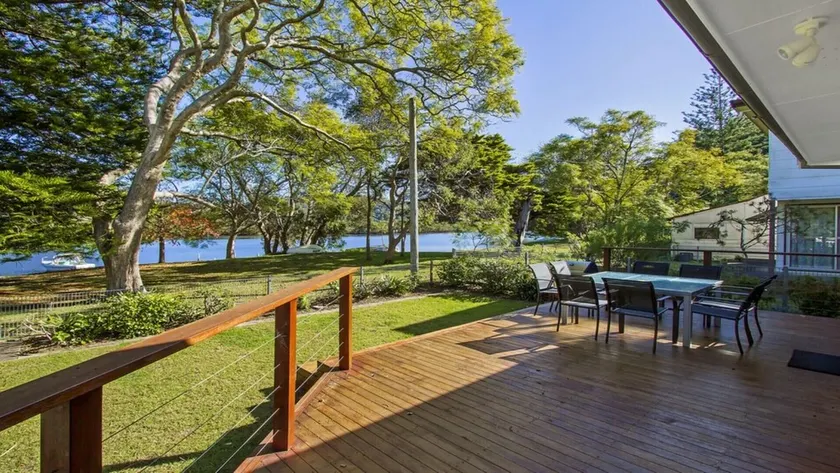 Patonga Sunset - Waterfront Holiday House - Image 1